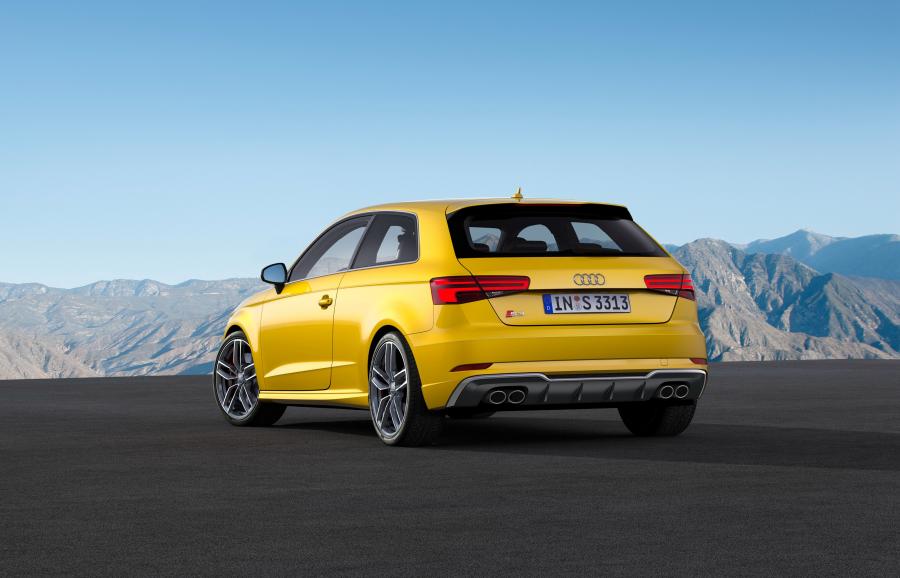  Audi S3 (8V) 2016 года  (WW) (фото 14 из 18)